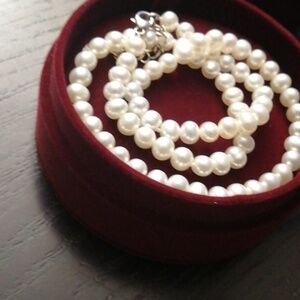 LUC Elegant  Genuine Pearl Silver 925 Elegant Necklace In A Vintage Box